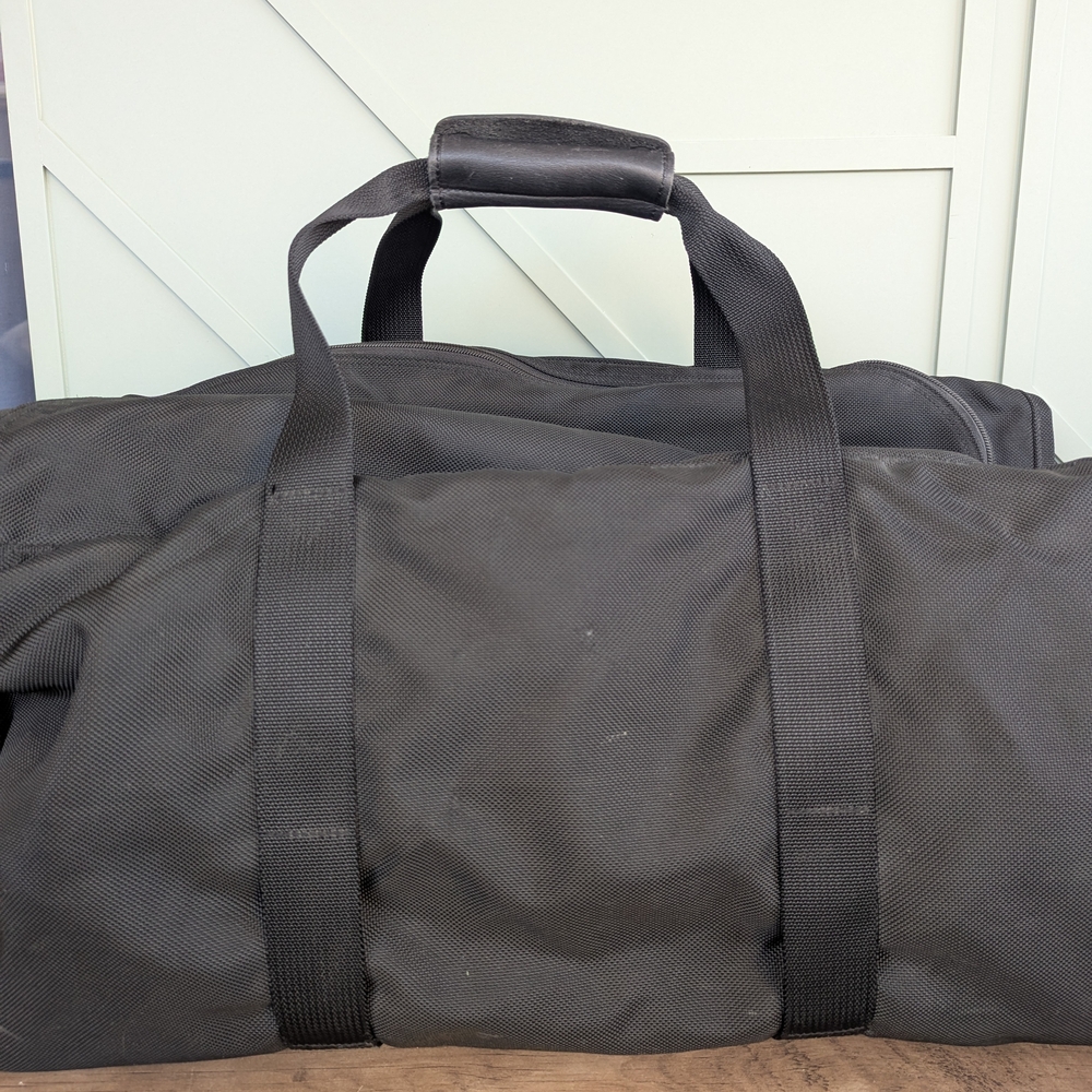 Tumi Classic Black Duffel Bag - Picture 5 of 14